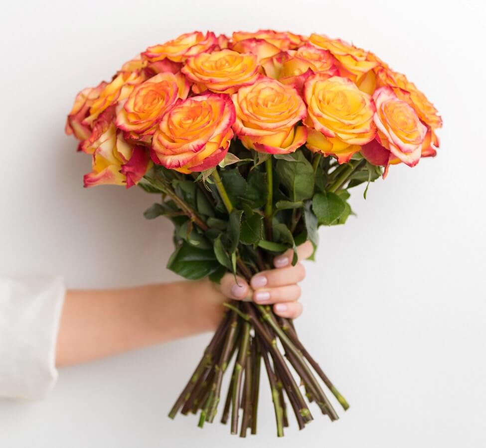 Ode a la Rose Flower Delivery in Century City, CA