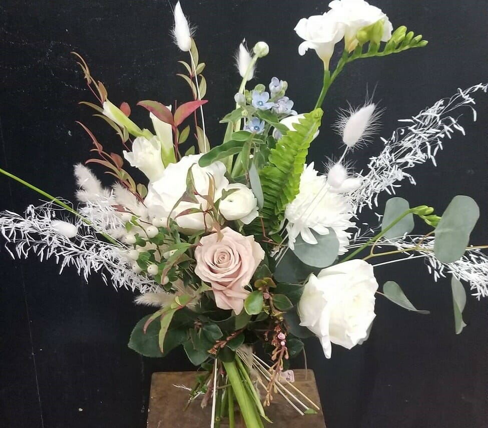 Cerrito Hills Florist and flower delivery service in Hawaiian Gardens, CA