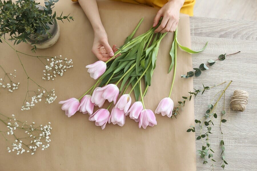 Preparing the Fresh Cut Flowers at Home