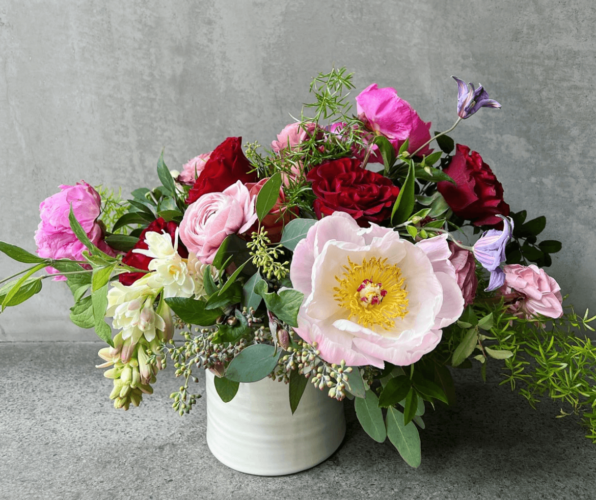 San Francisco's Floral Finest 15 Premier Delivery Services, Hand