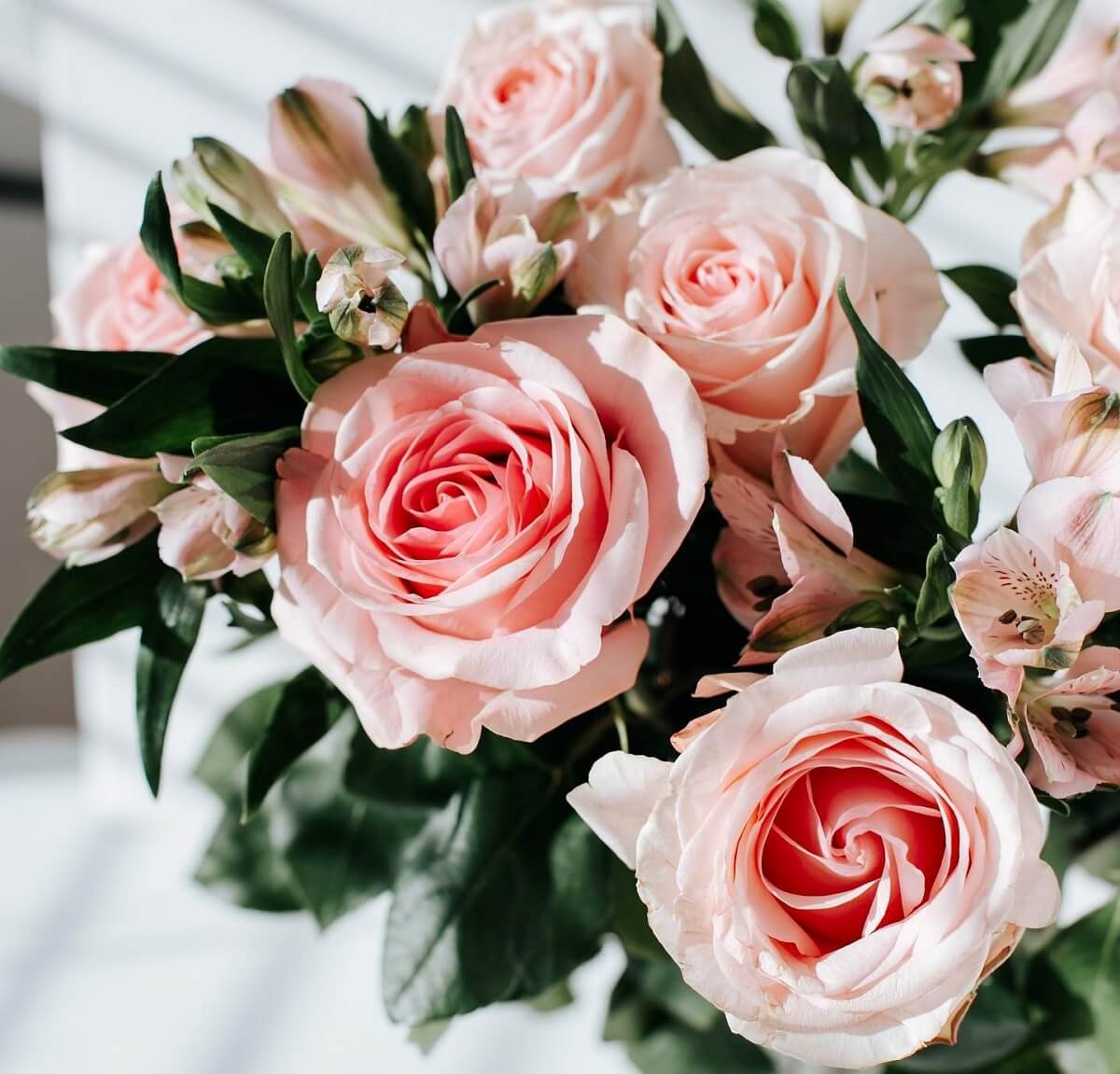 Seattle’s Best 15 Flower Delivery Services We Love