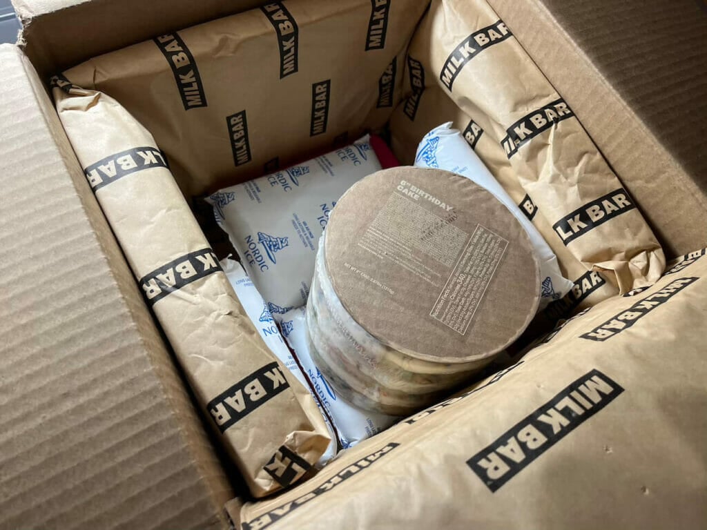 Получение подарочной коробки с молочным батончиком