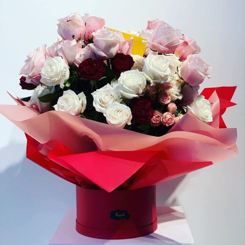 Romantic boxed rose arrangement from Buunch NYC