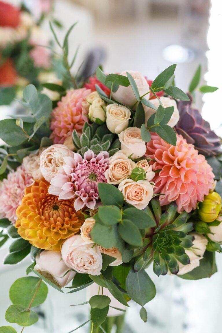 105+ Dahlia Wedding Bouquet Ideas for Every Bride 🌺 Petal Republic — free download