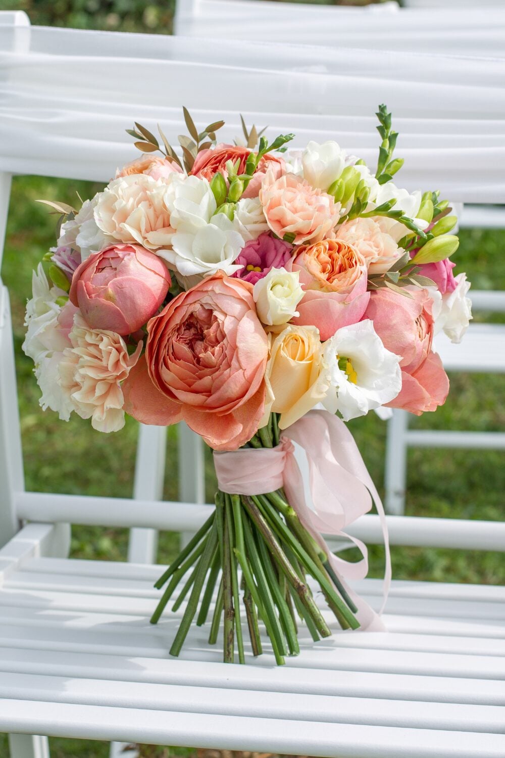 80+ Lisianthus Wedding Bouquets You’ll Want for Your Big Day! 💞 Petal — free download